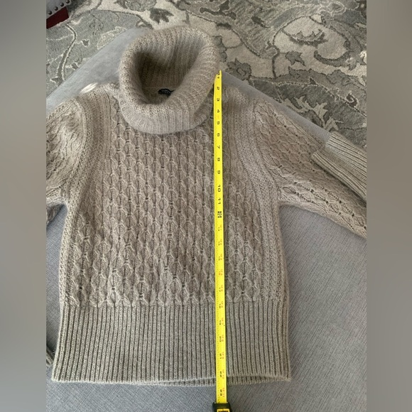 Banana Republic Turtleneck woman’s Sweater size S/P - Picture 6 of 6